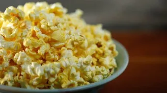 عمل الفشار بالجبنة