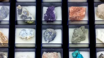 الأحجار الكريمة وتأثيرها الإيجابي