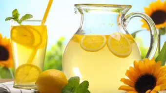 تحضير عصير الليمون