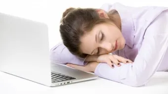 أسباب كثرة النوم والخمول