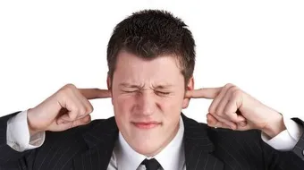 أسباب سماع صوت طنين في الأذن