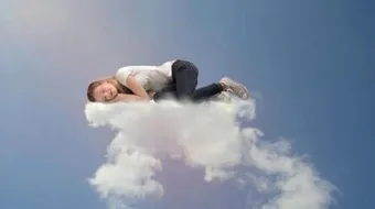 أسباب النوم الكثير