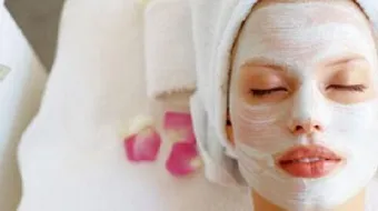 وصفات لإزالة النمش وتفتيح البشرة