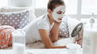 إزالة بقع حب الشباب