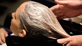 إزالة رائحة البصل من الشعر