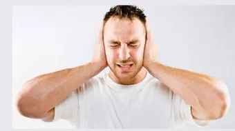 طنين في الأذن اليسرى وأسبابه