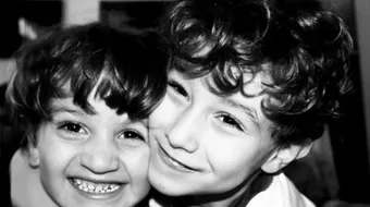 حكم عن الأخوة