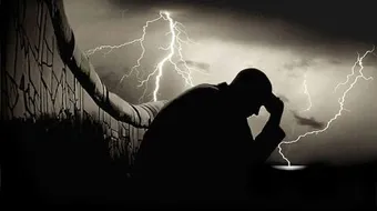 حكم عن الحزن