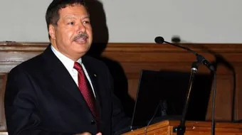 بحث عن الدكتور أحمد زويل