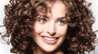 تجعيد الشعر القصير