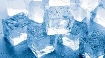 أضرار أكل الثلج