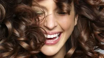 طريقة تجعيد الشعر الناعم