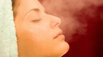 تنظيف البشرة بالبخار