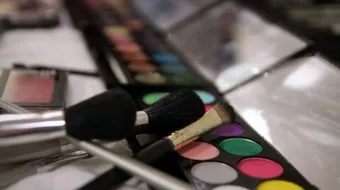 طرق وضع المكياج خطوة بخطوة