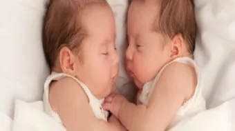 أعراض الحمل بتوأم