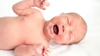 أعراض بزوغ الأسنان عند الرضع