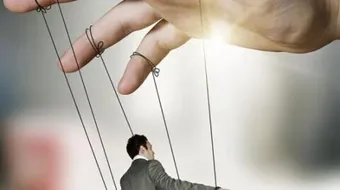 السيطرة على الآخرين