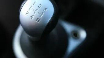 تعليم قيادة سيارة جير عادي