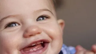 علامات التسنين للأطفال