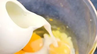 فوائد البيض باللبن وأضراره