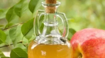 فوائد خل التفاح لحب الشباب