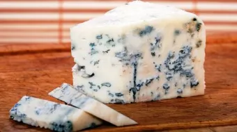 فوائد الجبنة الزرقاء