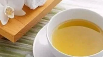 فوائد زيت القرنفل لإزالة الشعر