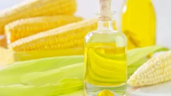 فوائد زيت الذرة للشعر