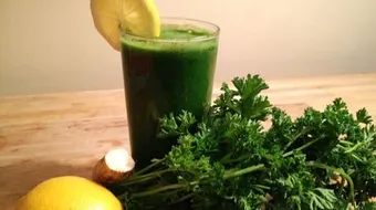 فوائد ماء البقدونس للبشرة