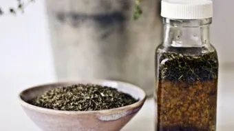 فوائد زيت الزعتر للشعر