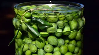 أفضل طريقة لكبس الزيتون الأخضر