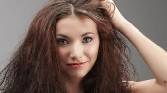 أسباب جفاف الشعر