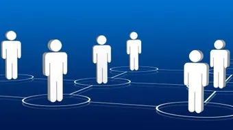 خطر مواقع التواصل الإجتماعي على الأسرة