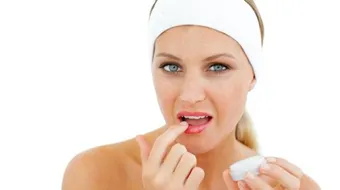 أسهل خلطة لتبييض الوجه