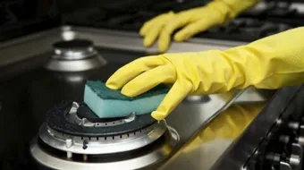 أسهل طريقة لتنظيف المطبخ