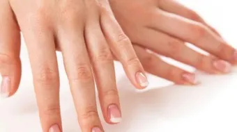 أسهل طريقة لتطويل الأظافر