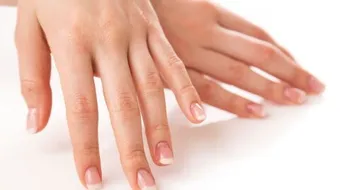 أسرع طريقة لتطويل الأظافر