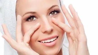 أسرع طريقة لإزالة السواد تحت العين