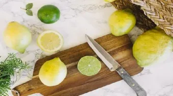 أضرار شرب عصير الليمون