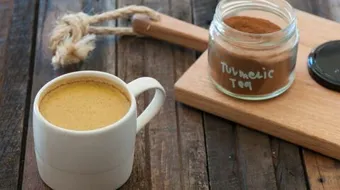 أضرار شرب الكركم على الريق