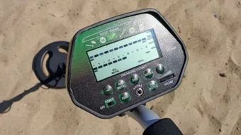 فكرة عمل جهاز الكشف عن المعادن