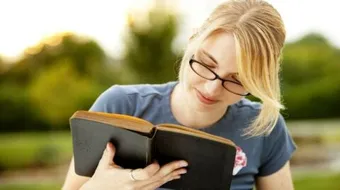 أهمية القراءة في الحصول على المعرفة