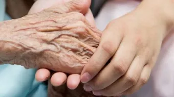 أهمية احترام المسنين