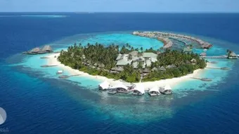 أكبر جزيرة في آسيا