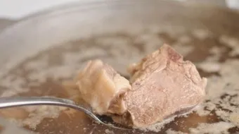 طريقة سلق اللحمة المجمدة