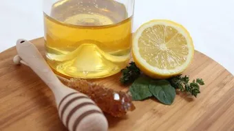 طريقة صنفرة الوجه بالسكر