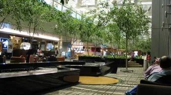 أجمل مطار في العالم