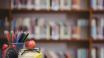 أجمل ما قيل عن المعلم في عيده