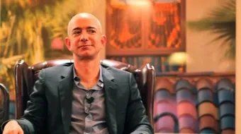 اسم أغنى رجل في العالم