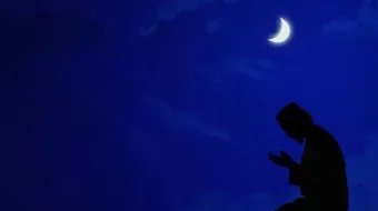 صلاة قيام الليل سرية أم جهرية